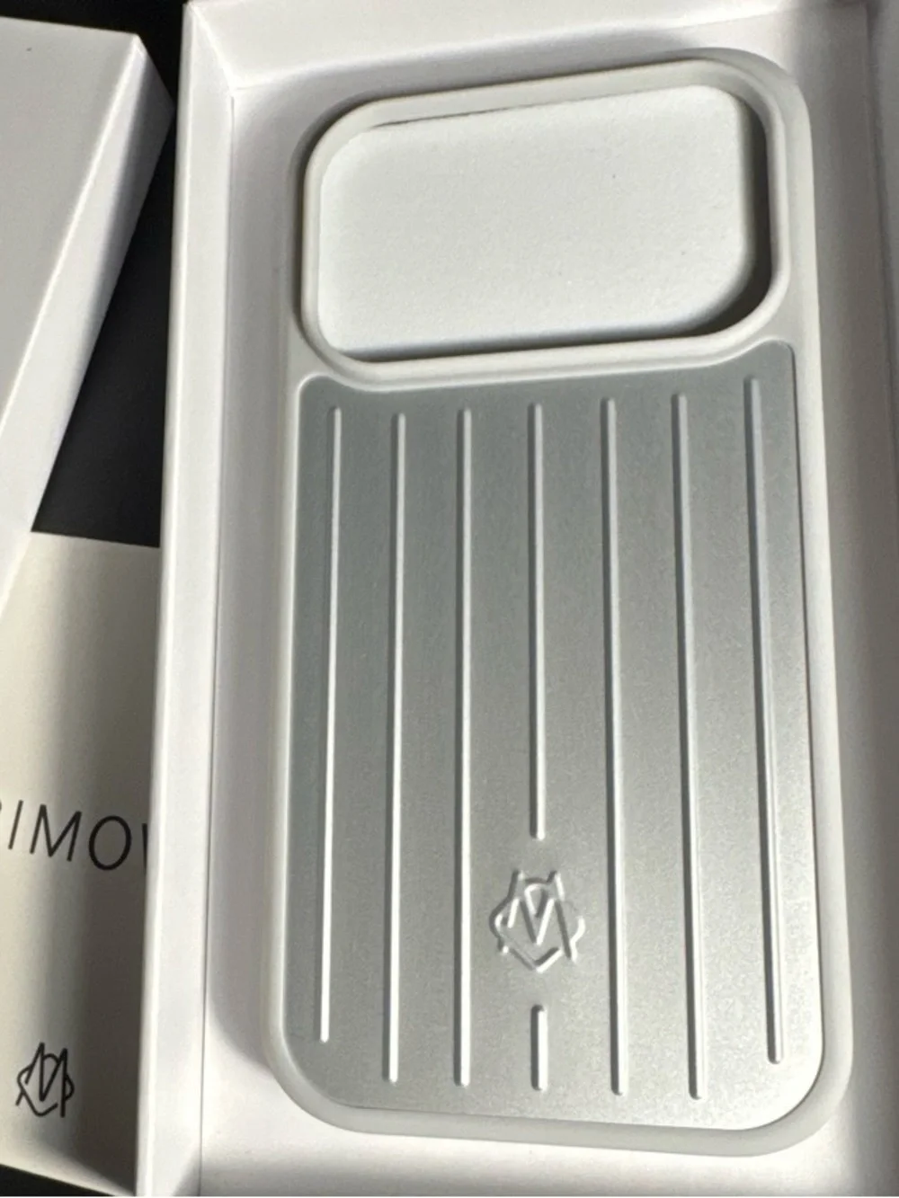 RIMOWA Silver 17 Pro case